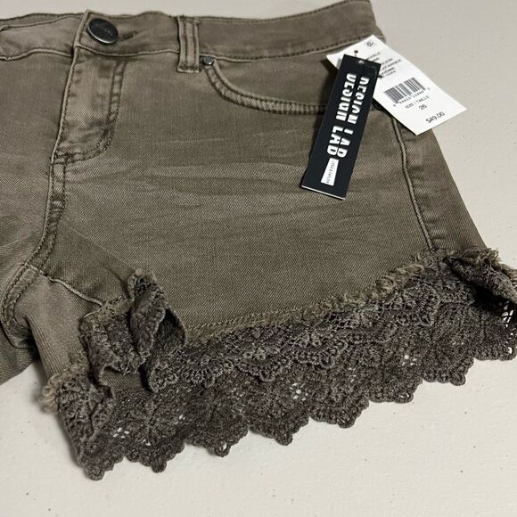 𝅺🆕 Tinsel Denim Shorts - Picture 3 of 8